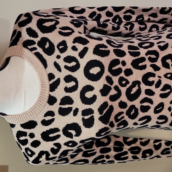 A New Day Leopard Print Sweater - Picture 5 of 10